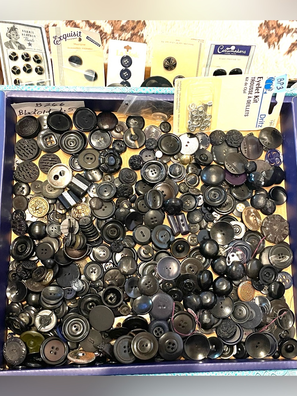 Lot of Antique & Vintage Buttons